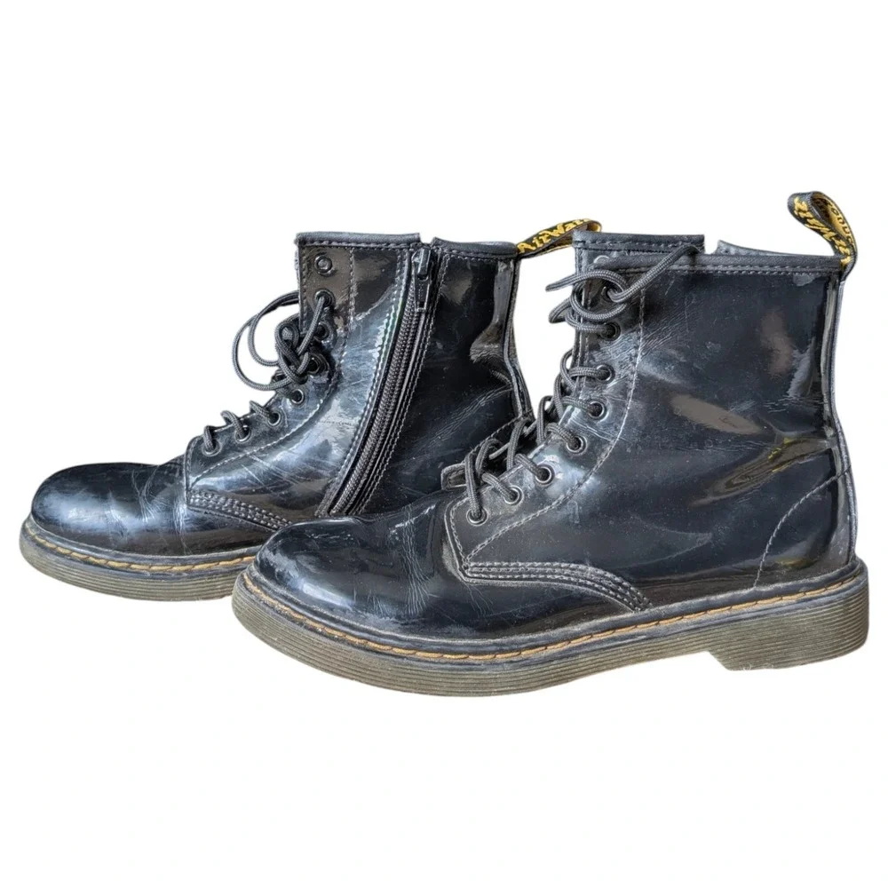 Dr. Martens classic combat